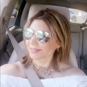 Meet your Posher, Clclaudia